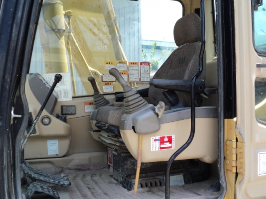 รถขุดล้อยาง KOMATSU PW130ES-6K มือสองยุโรป