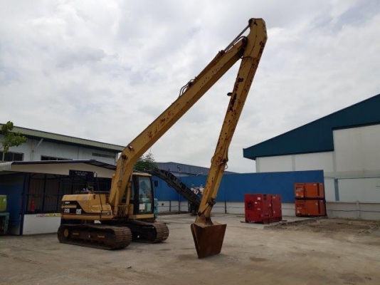 รถขุดล้อยาง KOMATSU PW130ES-6K มือสองยุโรป