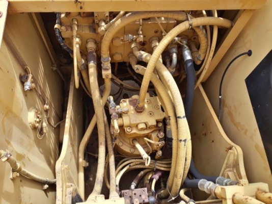 รถขุดล้อยาง KOMATSU PW130ES-6K มือสองยุโรป