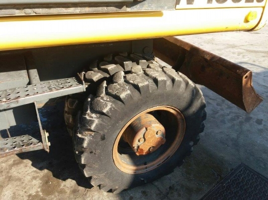 รถขุดล้อยาง KOMATSU PW130ES-6K มือสองยุโรป