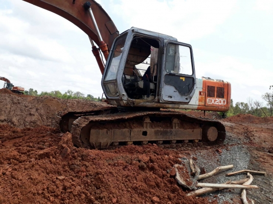 ขายด่วน รถแม็คโคร HITACHI EX200-2 สภาพพร้อมใช้งาน  เครื่องปั้มดี ไฟฟ้าอยู่ สภาพช่วงล่างดี โซ่ดี เอวแน่น เอกสารสัญญาซื้อขาย