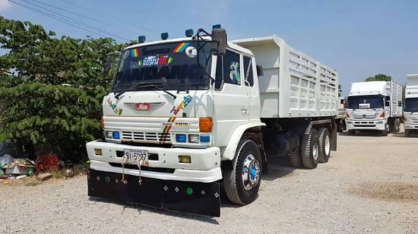 สวยเดิมค่ะ รถเดิมพร้อมใช้งานค่ะ ^^ขาย HINO FM187LA เครื่อง HO7C 185 แรงม้า เครื่องเดิม  เกียร์ HO 6  เกียร์เดินหน้า สโลกลางเดิม ช่างล่างเดิม #พร้อมแยกขายหัวแคชชี ราคาคุยกัน #รถเดิมพร้อมใช้งาน เอกสารพร้อมโอน รถบ้านฝากขายค่ะ สนใจโทร 083-9628875,082-1698998