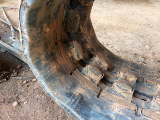 ขายเเทร็กยาง PC30-7