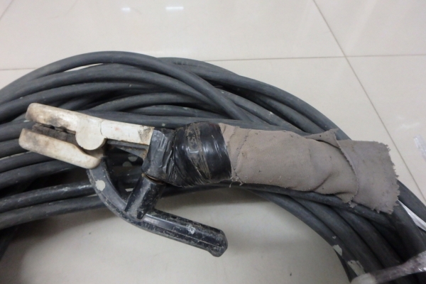 สายเชื่อมทองแดง อย่างหนา ยาว 48 เมตร มือสอง สภาพดี