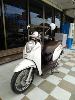 Scoopy i สีขาวม่วง ปี 2555 รถสวยคลาสสิค ประหยัดน้ำมัน