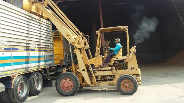 รถตัก Komatsu SD20-5 สภาพพร้อมใช้งาน
