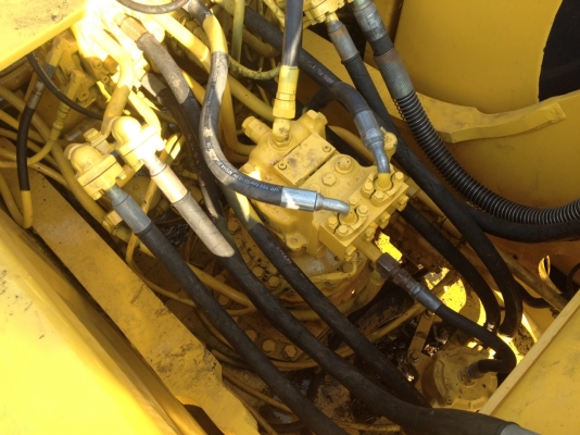 ขออนุญาติขายรถPC200-6เครื่องขถิ่มปั้มใหม่บิ้วทั้งคันเอกสารอินวอยไฟฟ้าครบ ราคา990000สนใจติดต่อ 0853224877-0988930465