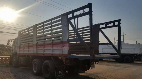 ขาย HINO FM2K เครื่อง K13C 335 แรงม้า ปี 44   โสลกลางยังอยู่ ตามสภาพ เอกสารพร้อมโอน 083-9628875,082-1698998