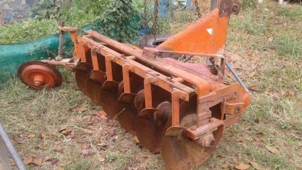 ขายตามสภาพผาล  6  KKใบเหลือ20นิ้วใช้กับรถไถ36แรง