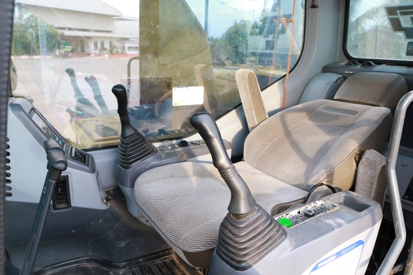 ขาย Komatsu PC200-7 เอกสารครบ เครื่องดี รถใช้งานในไทย เจ้าของขายเอง