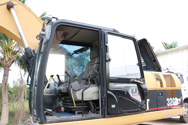 ขายแบคโฮ CAT 320D เอกสารครบ เครื่องดี รถใช้งานในไทย เจ้าของขายเอง