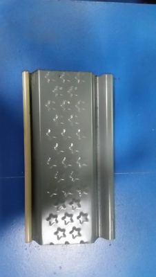 เครื่องรีดใบประตูม้วน เครื่องรีดใบประตูม้วน