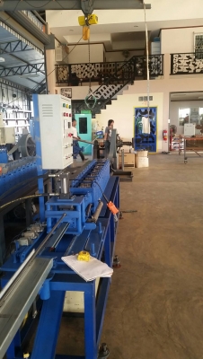 เครื่องรีดใบประตูม้วน เครื่องรีดใบประตูม้วน