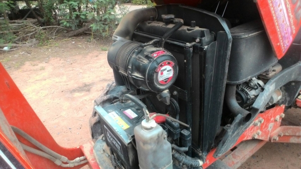 รถไถ 36 แรงปี  53 อุปกร 3 อย่าง   ซ. ม  1700   นิด ฯฯ มือเดียวป้ายแดง  ราคาเบาฯฯ  300000  บาท  วันทูคอล 098 668-3479 dtac 094 283-9369 สิทธิ์ คับ