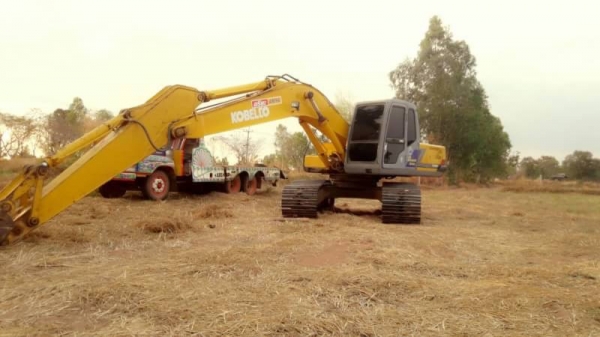 KOBELCO SK200 MARK 3 ราคา 595,000 บาท  เครื่องดี ปั้มแรง โช่หนา เอวแน่น ไฟฟ้าตัด เอกสารชื้อขาย  รถอยู่ จ.ร้อยเอ็ด โทร&amp;ไอดีไลน์ 0610710295