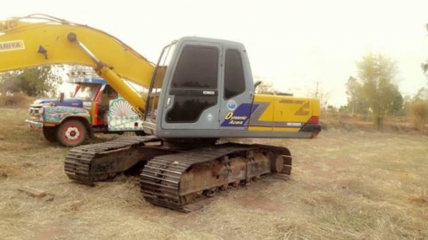 KOBELCO SK200 MARK 3 ราคา 595,000 บาท  เครื่องดี ปั้มแรง โช่หนา เอวแน่น ไฟฟ้าตัด เอกสารชื้อขาย  รถอยู่ จ.ร้อยเอ็ด  โทร 098-1862844 ไอดีไลน์ ja5657