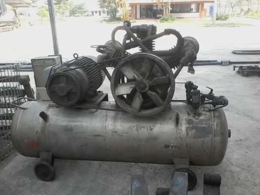 ขายปั้มลม 300ลิตร ยี่ห้อ TOSHIBA 3สูบ/ 10แรง/ ไฟ380 V สภาพพร้อมใช้งานได้เลย ขายราคา 35,000 บาท ขายปั้มลม 300ลิตร ยี่ห้อ TOSHIBA 3สูบ/ 10แรง/ ไฟ380 V สภาพพร้อมใช้งานได้เลย ขายราคา 35,000 บาท