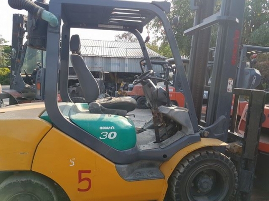 ขายรถยก 3.0 ตัน KOMATSU รุ่น 16 สภาพดี