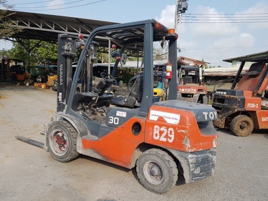 ขายรถยก 3.0 ตัน TOYOTA รุ่น 8 พร้อมใช้งาน