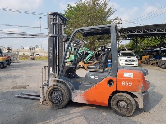 ขายรถยก 3.0 ตัน TOYOTA รุ่น 8 ใช้งานได้เลย