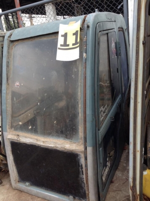 หัวเก่า KOBELCO SK 200-3 เก่าเซียงกง 30,000 บาท