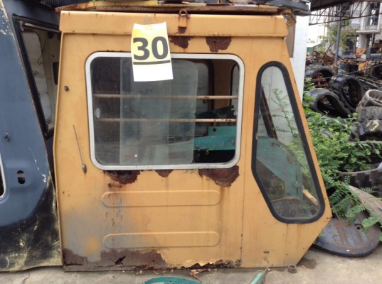 หัวเก๋ง KOMATSU PC 200-1 เก่าเซียงกง 15,000 บาท