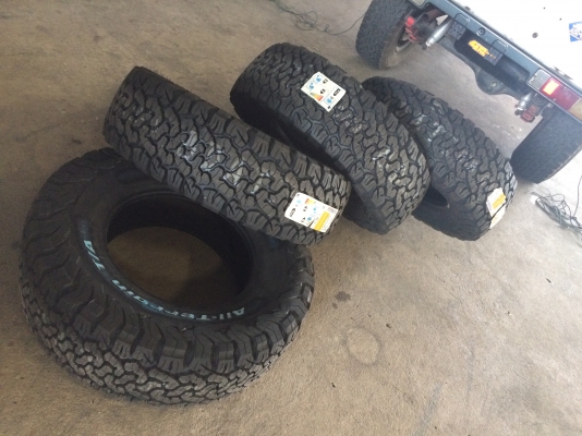 BF Goodrich All-Terrain KO2 265 70 16