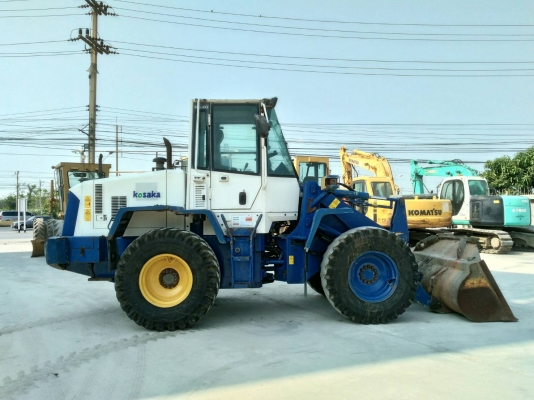 ขายรถตักล้อยาง ยี่ห้อ KOMATSU WA100-5 ซีเรียลสูง ปี 2006 นำเข้าจากญี่ปุ่นแท้ 100\% สภาพสวย ไม่เคยใช้งานในไทย