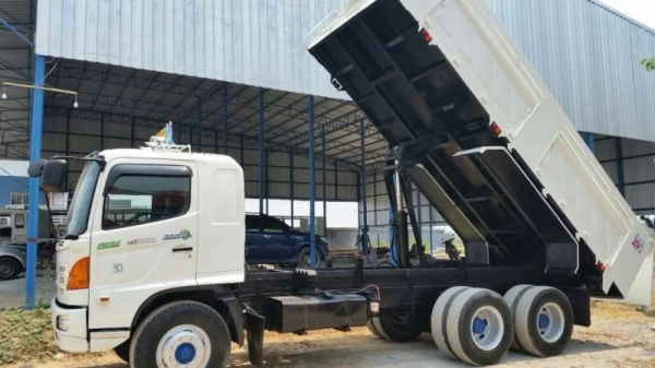 ขายสิบล้อดัมพ์ Hino mega FM1J เครื่อง 220 แรง ปี 48 มีระบบลากพ่วง ทะเบียนพร้อม