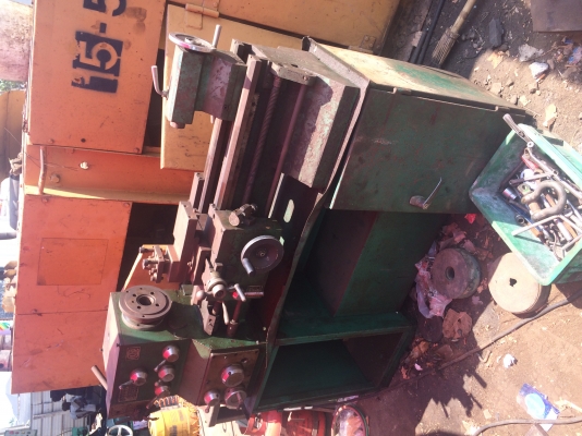 ขายเครื่องกลึง4ฟุต2เพลาไฟ3สายเกียร์บ็อกพร้อม3จับมีให้ครับราคาเบาๆครับ