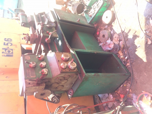 ขายเครื่องกลึง4ฟุต2เพลาไฟ3สายเกียร์บ็อกพร้อม3จับมีให้ครับราคาเบาๆครับ