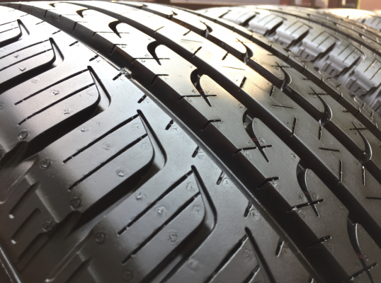 ยางถอดป้ายแดง Goodyear 265 50 20 ปลายปี16 ตุ่มหน้ายางครบทุกเส้น เนื้อนิ่มๆ ไม่มีปะ ใช้ยาว ราคาไม่แพง