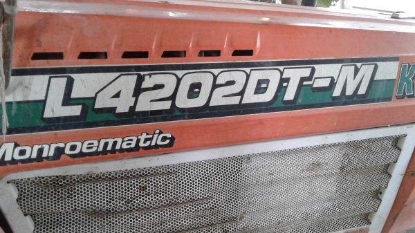 ขายตามสภาพรถไถคูโบต้า42แรงโฟวินมีดันหน้าผาลหลังเครื่องดี