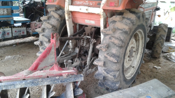 ขายตามสภาพรถไถคูโบต้า42แรงโฟวินมีดันหน้าผาลหลังเครื่องดี