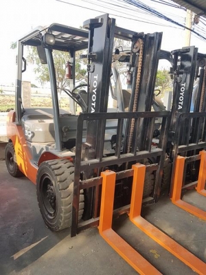 ขายรถยก 3.0 ตัน TOYOTA สภาพสวยมาก