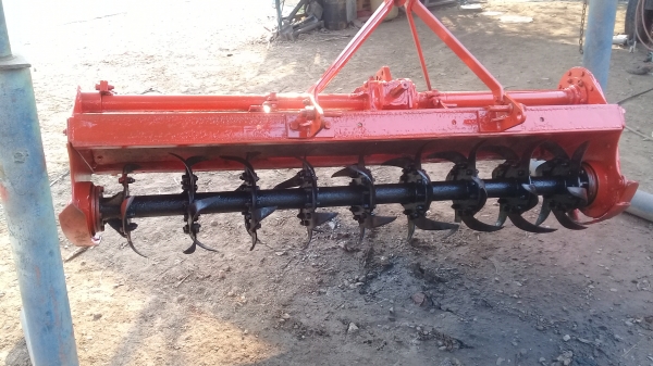 ขายครับโรตาลี้เมตร190ซม ขาย17500 ใส่กับ45-47-50สะบาย หางขุดมันขาย8500ต่อใหม่ใช้มาไม่นาน สนใจโทร 081-0118032 ต้น