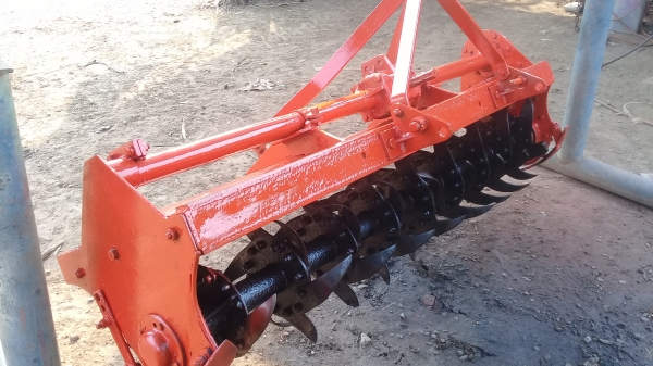 ขายครับโรตาลี้เมตร190ซม ขาย17500 ใส่กับ45-47-50สะบาย หางขุดมันขาย8500ต่อใหม่ใช้มาไม่นาน สนใจโทร 081-0118032 ต้น