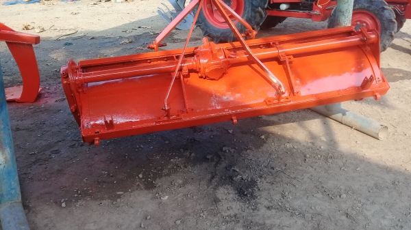 ขายครับโรตาลี้เมตร190ซม ขาย17500 ใส่กับ45-47-50สะบาย หางขุดมันขาย8500ต่อใหม่ใช้มาไม่นาน สนใจโทร 081-0118032 ต้น