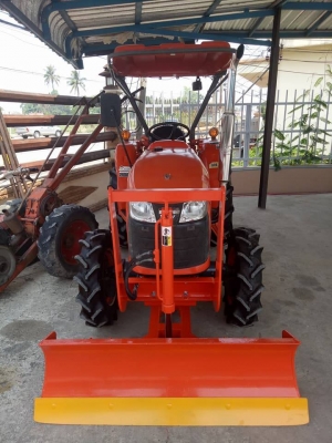 คูโบต้า L3008DT 4 WD ใบมีดช้าง ตัดหญ้าใหม่ ทะเบียนพร้อม