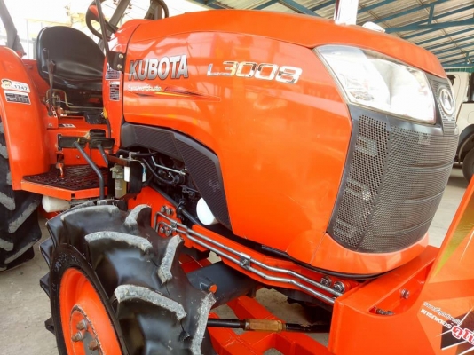 คูโบต้า L3008DT 4 WD ใบมีดช้าง ตัดหญ้าใหม่ ทะเบียนพร้อม