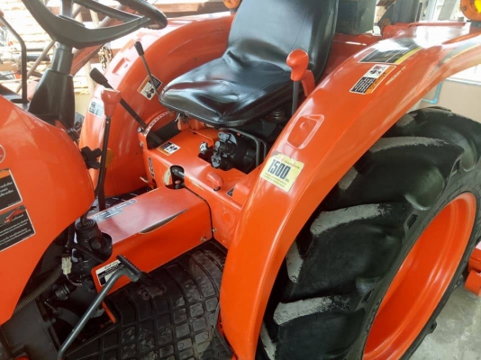 คูโบต้า L3008DT 4 WD ใบมีดช้าง ตัดหญ้าใหม่ ทะเบียนพร้อม