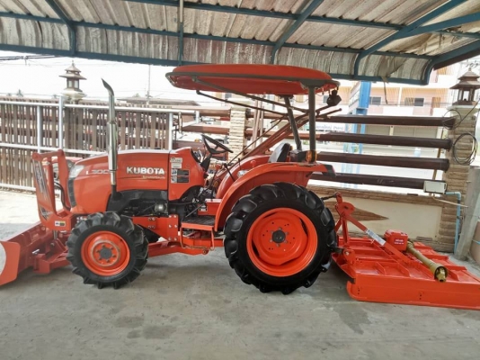 คูโบต้า L3008DT 4 WD ใบมีดช้าง ตัดหญ้าใหม่ ทะเบียนพร้อม