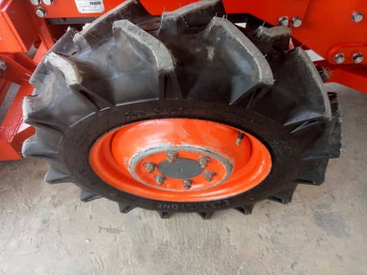 คูโบต้า L3008DT 4 WD ใบมีดช้าง ตัดหญ้าใหม่ ทะเบียนพร้อม