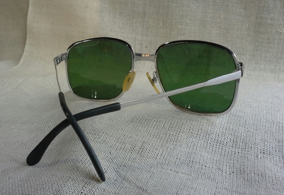 แว่นตาทองขาวยุค '60s 'เทพเจ้าของชาวเยอรมัน' Vintage RODENSTOCK Convent handmade in Germany บิ๊กไซซ์! แว่นตาทองขาวยุค '60s 'เทพเจ้าของชาวเยอรมัน' Vintage RODENSTOCK Convent handmade in Germany บิ๊กไซซ์!