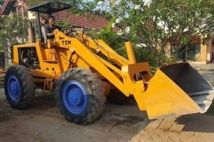 ขาย 255,000 รถตัก TCM STD 25 สภาพพร้อมใช้งาน เครื่องแน่น เกียร์ดี ปั้มแรงทำงานได้ดีครับ  รถอยู่ จ.อุดรธานี โทร&amp;ไอดีไลน์ 0610710295