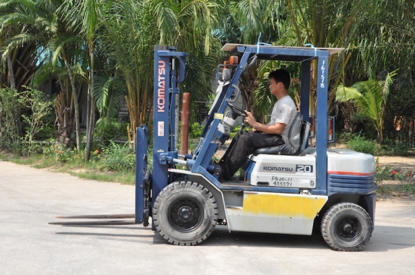 ขายFORKLIFT KOMATSU FG20-11(2ตัน)(งาสไลด์) สวยเดิมจากญี่ปุ่น ยังไม่เคยใช้ในไทย 145,000เท่านั้น!!
