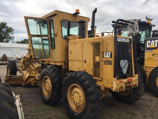 รถขุด 7 ตัน KOBELCO SK70SR-1ES YT04 มือสองญี่ปุ่น รถขุด 7 ตัน KOBELCO SK70SR-1ES YT04 มือสองญี่ปุ่น