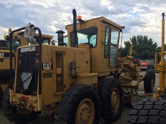 รถขุด 7 ตัน KOBELCO SK70SR-1ES YT04 มือสองญี่ปุ่น รถขุด 7 ตัน KOBELCO SK70SR-1ES YT04 มือสองญี่ปุ่น