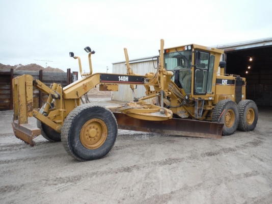 รถขุด 7 ตัน KOBELCO SK70SR-1ES YT04 มือสองญี่ปุ่น รถขุด 7 ตัน KOBELCO SK70SR-1ES YT04 มือสองญี่ปุ่น