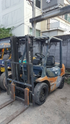 +++ ขายโฟล์คลิฟท์  TOYOTA 7FD25  ขนาด  2.5  ตัน  (เก่าเก็บ    12,500  ชม.)  เครื่องยนต์ดีเซล  เสา  3  เมตร  เกียร์ออโตเมติค  ยางตัน